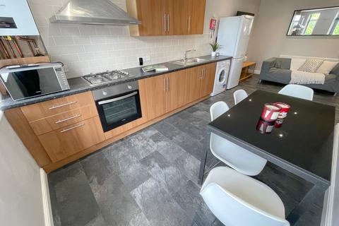 3 bedroom flat to rent, Stafford Street, L3 8LX,