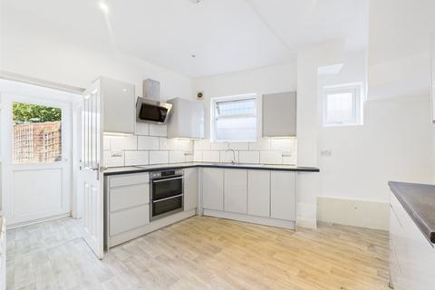 5 bedroom end of terrace house for sale, Swan Road, Gloucester, Gloucestershire, GL1