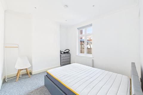 5 bedroom end of terrace house for sale, Swan Road, Gloucester, Gloucestershire, GL1