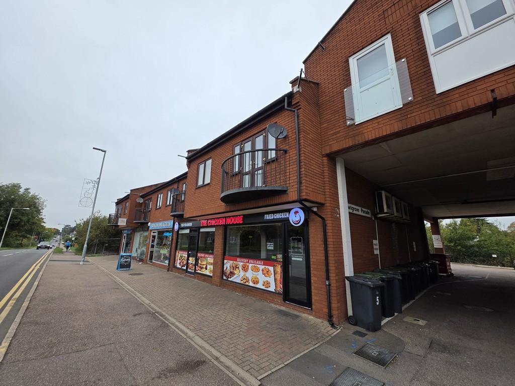 Steppingley Court, Flitwick, MK45 2 bed flat - £1,000 pcm (£231 pw)