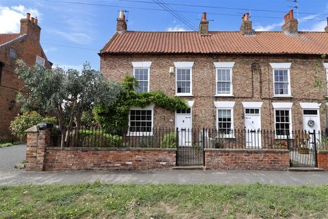 4 bedroom cottage to rent, Main Street, Stamford Bridge, York
