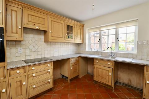 4 bedroom cottage to rent, Main Street, Stamford Bridge, York
