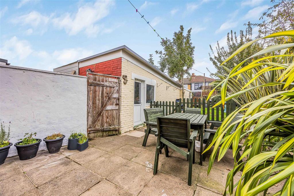 18 Thurbern Road, Portsmouth-Small-Portico Marketin