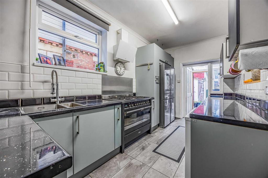 18 Thurbern Road, Portsmouth-Small-Portico Marketin