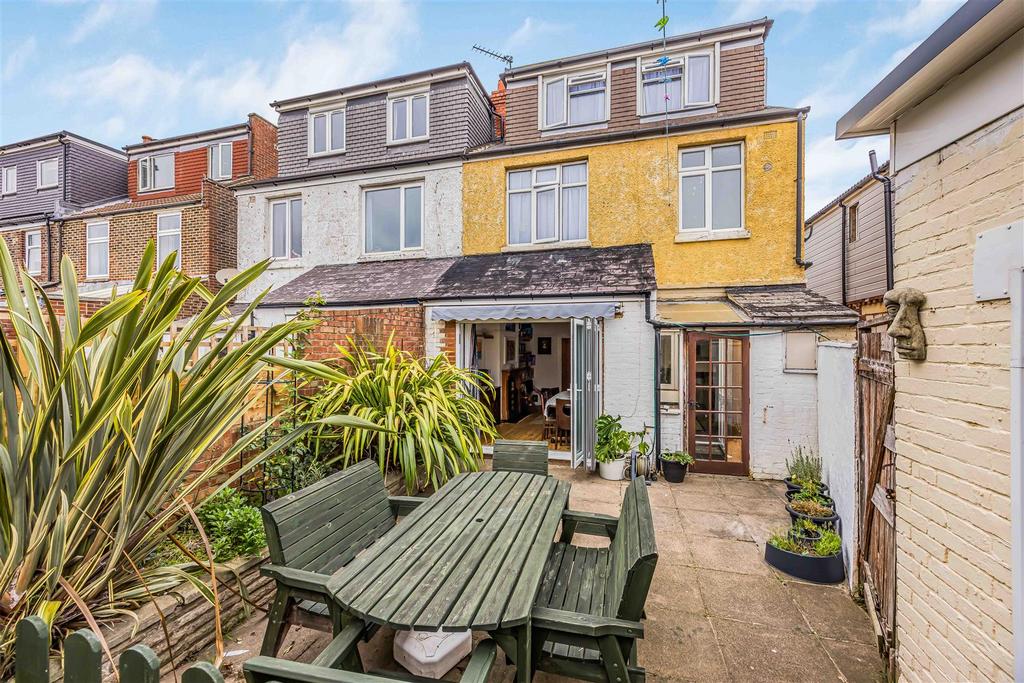 18 Thurbern Road, Portsmouth-Small-Portico Marketin