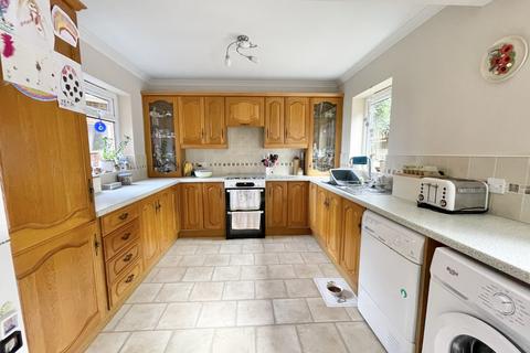 4 bedroom semi-detached house for sale, Broadway Hill, St Thomas, EX2