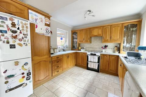 4 bedroom semi-detached house for sale, Broadway Hill, St Thomas, EX2
