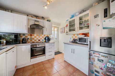undefined, Tangway, Chineham. Basingstoke RG24 8SU