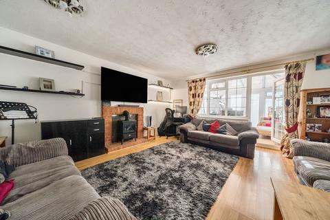 undefined, Tangway, Chineham. Basingstoke RG24 8SU
