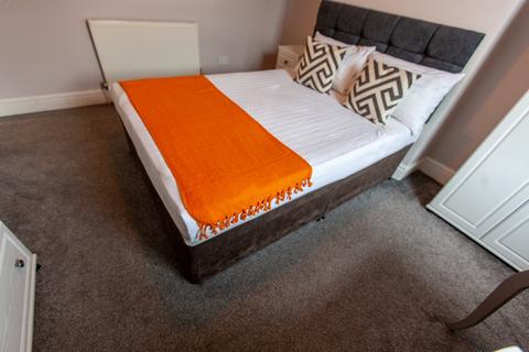 undefined, Esher Road, L6 6DF,