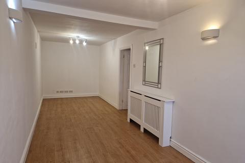 3 bedroom semi-detached house to rent, Bower Lane Rugeley, WS15 2RD