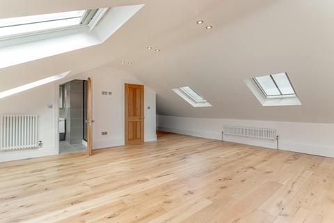 Flat 3, 20 Devonshire Place, Harrogate, HG1 4AA