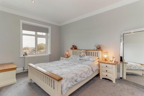 Flat 3, 20 Devonshire Place, Harrogate, HG1 4AA