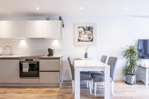2 bedroom flat for sale, Cedar Park, Granville Way, Sherborne