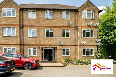 2 bedroom apartment to rent, Wesley Dene, High Wycombe HP13