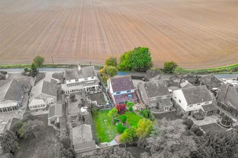 4 bedroom detached house for sale, BARLING ROAD, Great Wakering