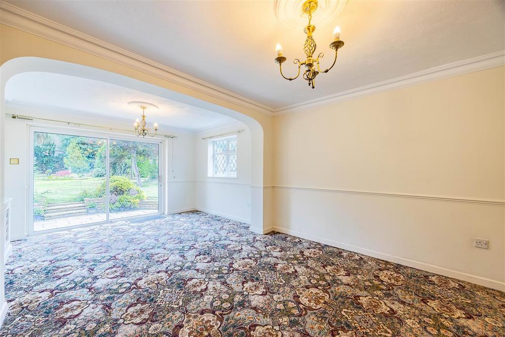 Sitting/Dining Room