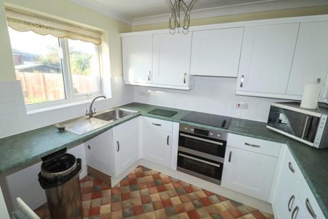 2 bedroom semi-detached bungalow for sale, Wheatlands Avenue, Hayling Island