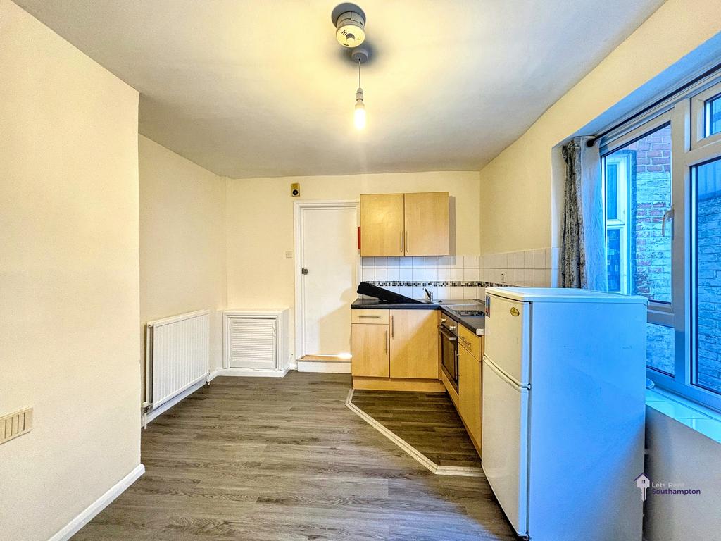1 Bedroom Flat available Denzil Avenue
