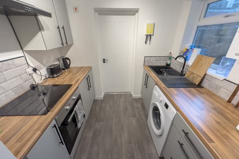undefined, Mansell Road, L6 6AZ,
