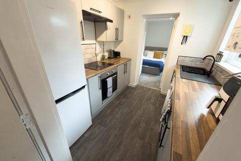 4 bedroom house share to rent, Mansell Road, L6 6AZ,