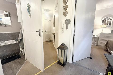 2 bedroom apartment for sale, Ty Levant, Barry CF63