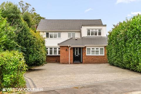 4 bedroom detached house for sale, Sheredes Drive, Hoddesdon EN11