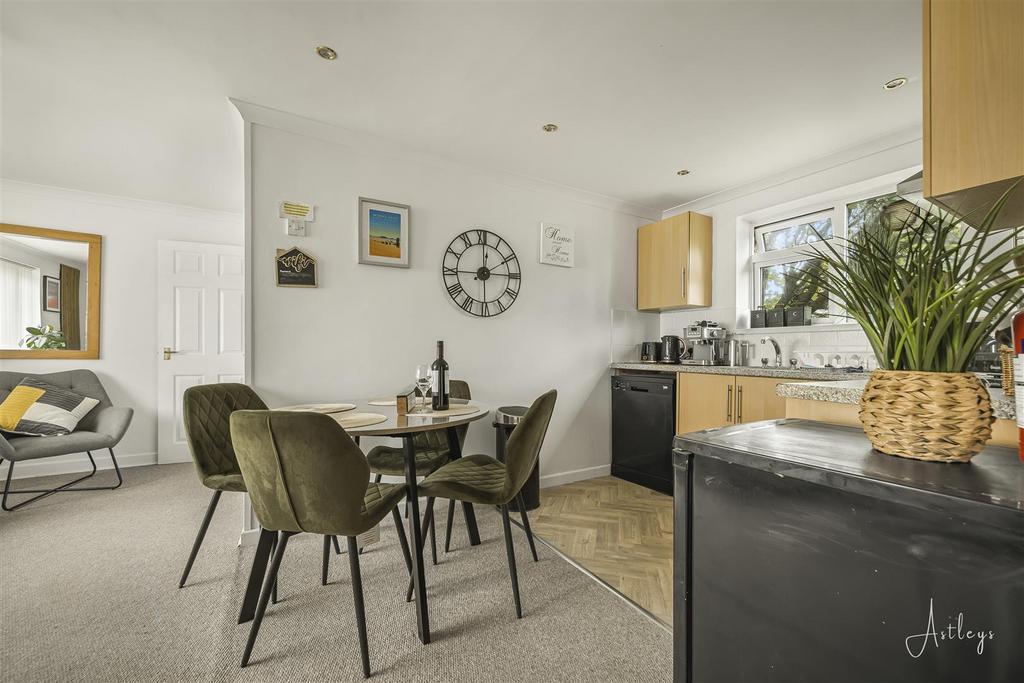 Living Room/Kitchen