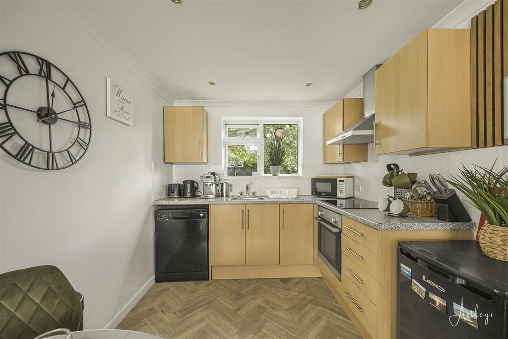 Living Room/Kitchen