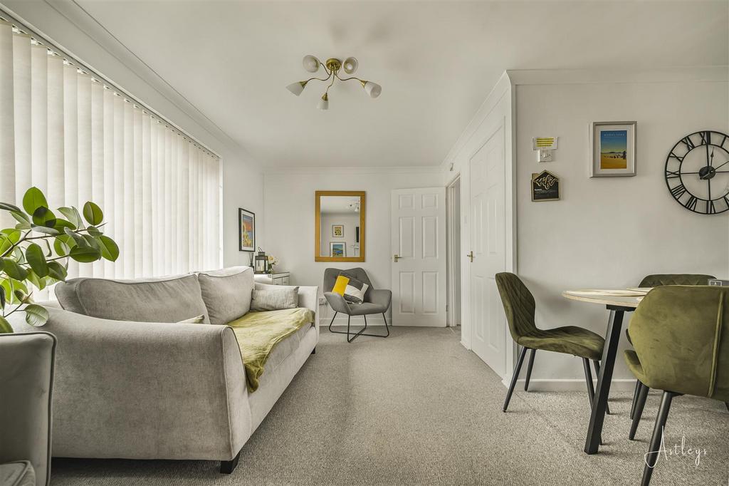 Living Room/Kitchen