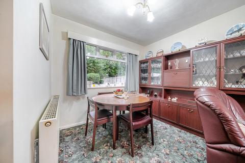 3 bedroom semi-detached house for sale, Queensthorpe Close, Leeds, West Yorkshire, LS13