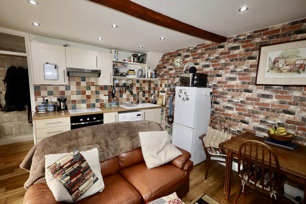Kitchen / dining room