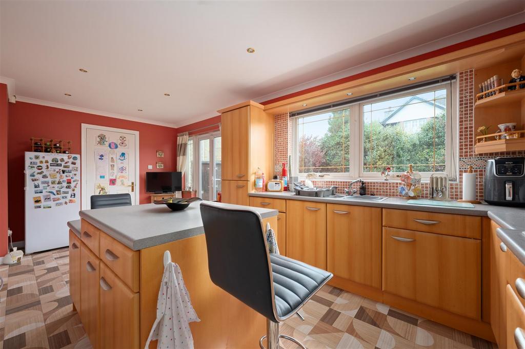 3 Cromar Drive015.JPG