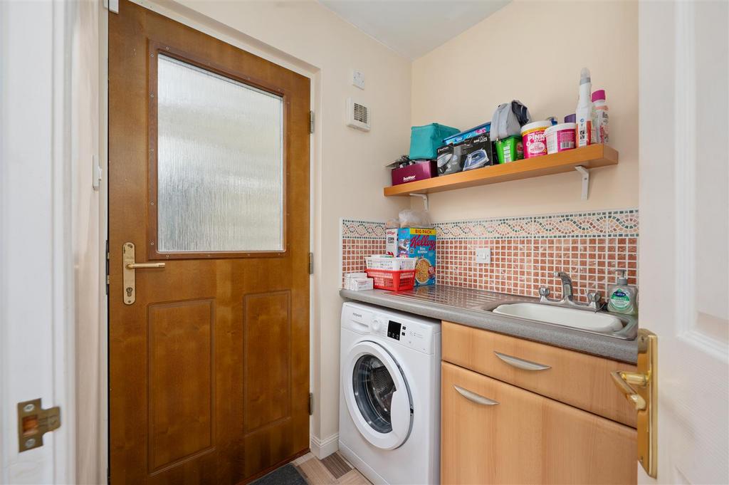 3 Cromar Drive016.JPG