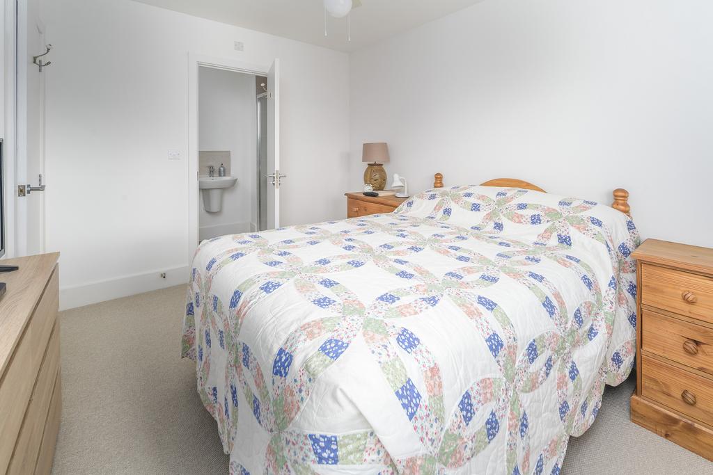 Bed One-2