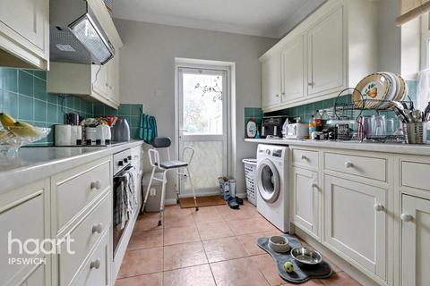 3 bedroom chalet for sale, St Augustines Gardens, Ipswich