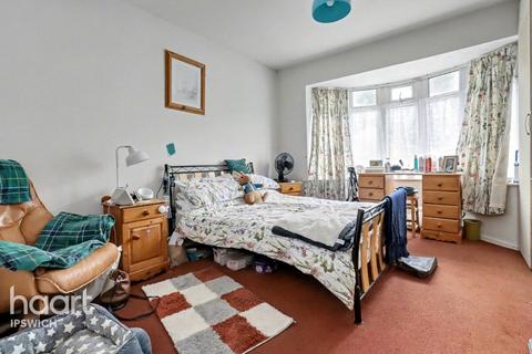 3 bedroom chalet for sale, St Augustines Gardens, Ipswich