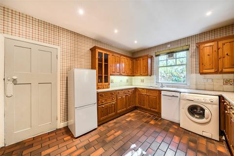 undefined, Commonside West, Mitcham CR4
