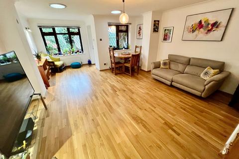 undefined, Lagonda Close, Newport Pagnell