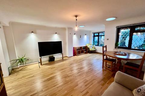 undefined, Lagonda Close, Newport Pagnell