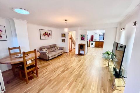 undefined, Lagonda Close, Newport Pagnell