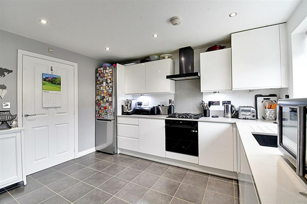 Kitchen 3.jpg
