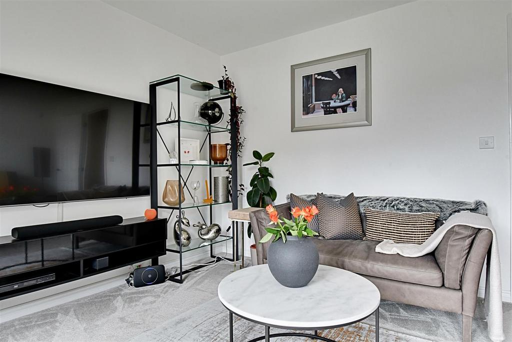 Lounge 3.jpg