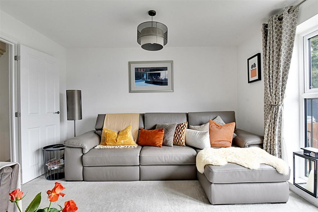 Lounge 4.jpg