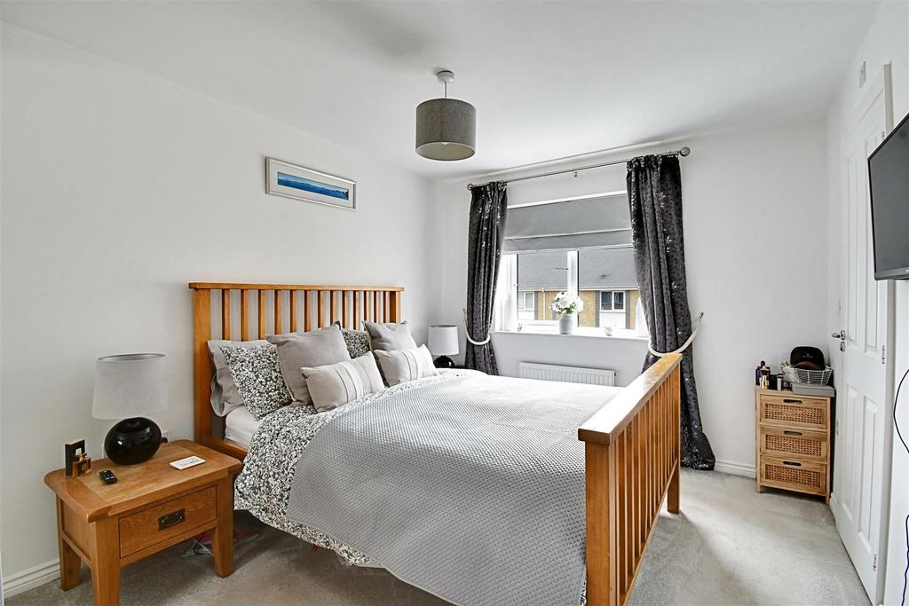 Bedroom 1 1.jpg