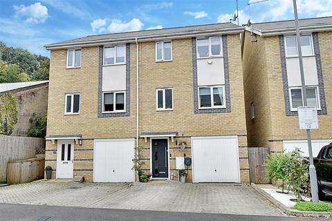 4 bedroom semi-detached house for sale, Mutiny Close, Hertford SG13