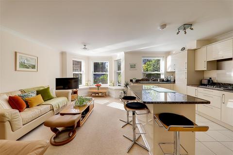 2 bedroom flat for sale, St. Botolphs Road, Worthing BN11
