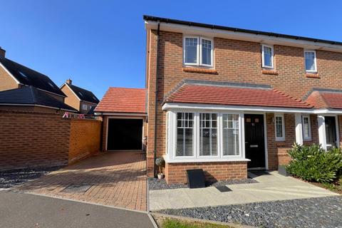 22 Brooklands Crescent, Edenbridge, TN8 6FQ