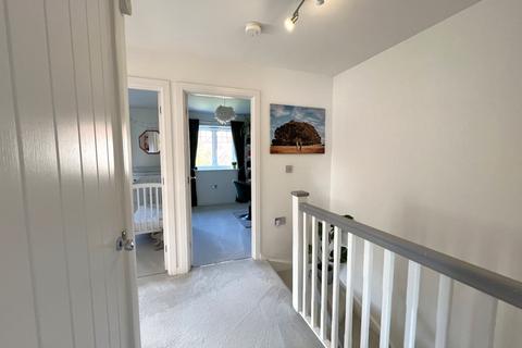 22 Brooklands Crescent, Edenbridge, TN8 6FQ
