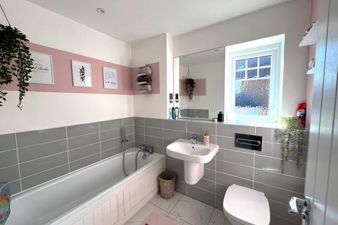 22 Brooklands Crescent, Edenbridge, TN8 6FQ